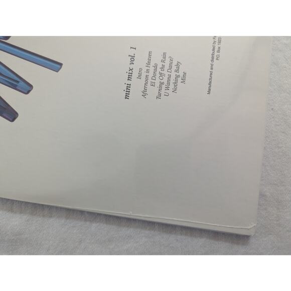 Magdalena Bay Mini Mix Vol 1-3 Vinyl LP Iridescent Blue Etching Sealed New - Picture 12 of 13